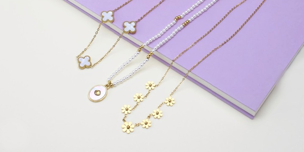 minimalistyczna biżuteria ze stali