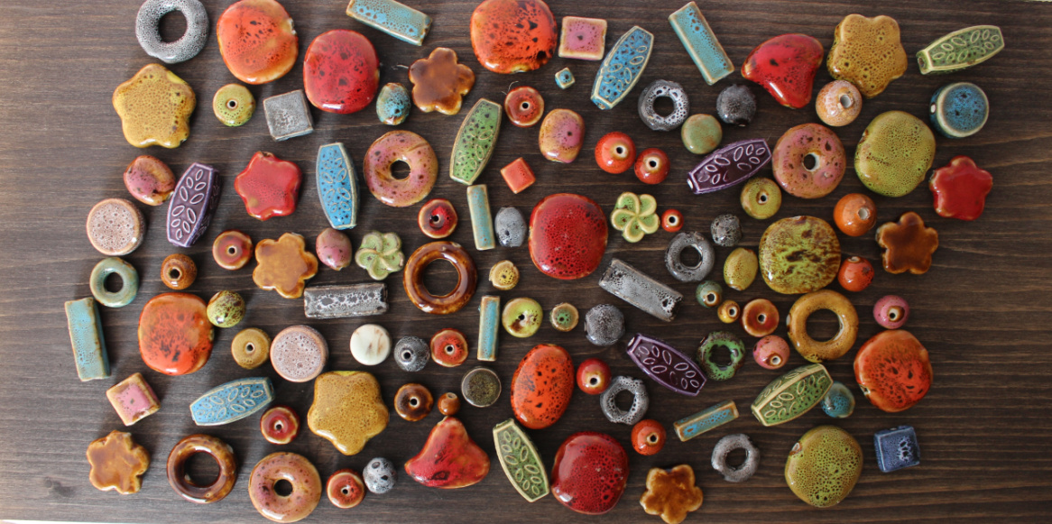 ceramika w kolorach jesieni-koraliki